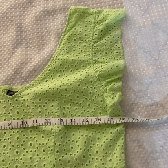 Adorable Eyelet Crop Top - Picture 5 of 7